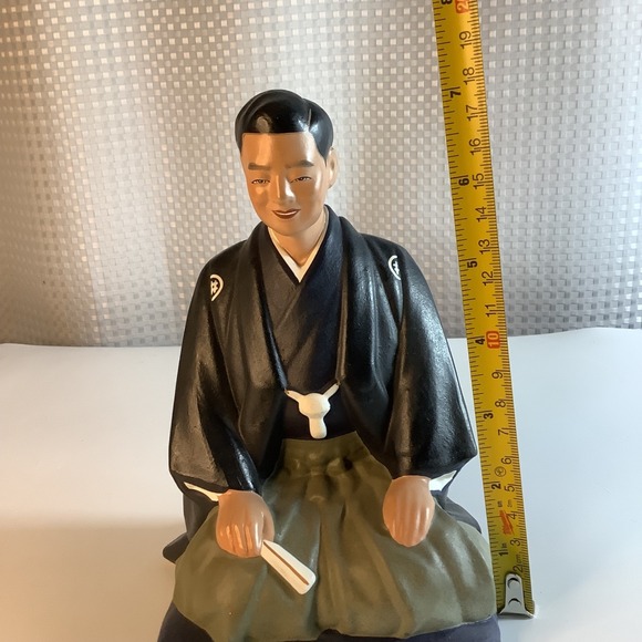 Hakata Urasaki Doll Japanese Young Man Kneeling on Cushion Clay Figurine VTG - Picture 7 of 7
